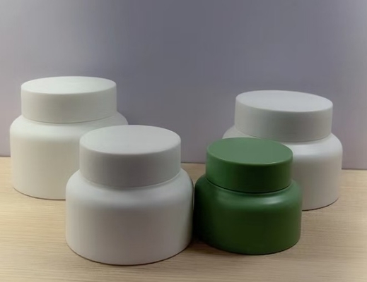 30 ml 50 ml 100 ml 150 ml Crème pour soins de la peau bouteille mate en plastique noir Bouteille cosmétique en plastique avec bouchon à vis en plastique